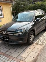 Volkswagen VW Tiguan TÜV neu - Volkswagen Tiguan mit Benzin-Antrieb: Kombi