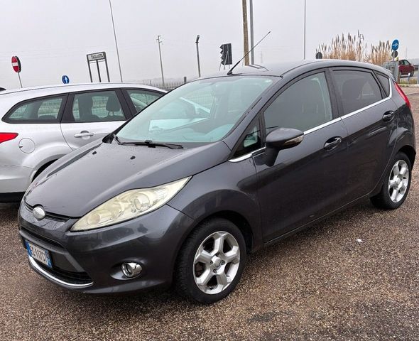 Ford Fiesta 1.4 TDCi 68CV 5 porte Titanium