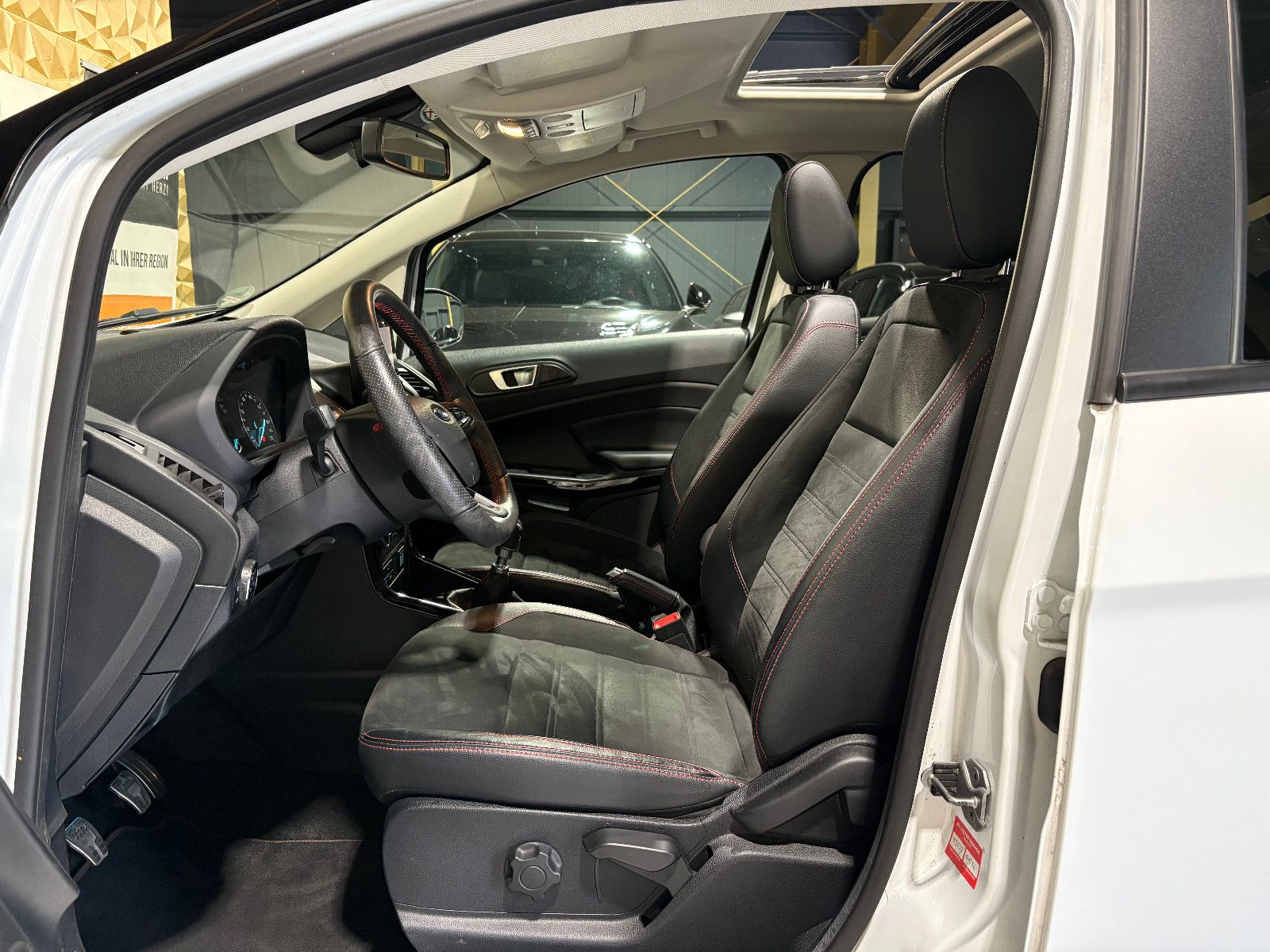 Fahrzeugabbildung Ford EcoSport ST-Line/ALCANTARA/PANO/APPLE/KAMERA/NAV