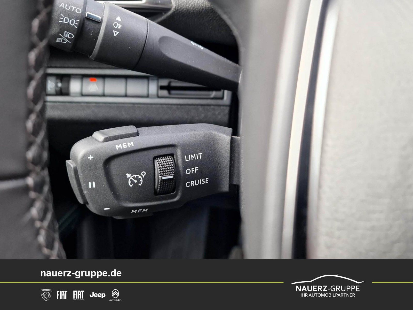 Fahrzeugabbildung Peugeot 5008 Allure Pack PureTech 130 7 Sitze