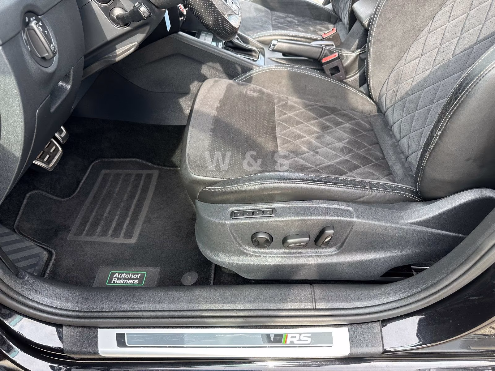 Skoda Octavia Combi RS 245 PS*DSG*LED*APPLE-CAR*