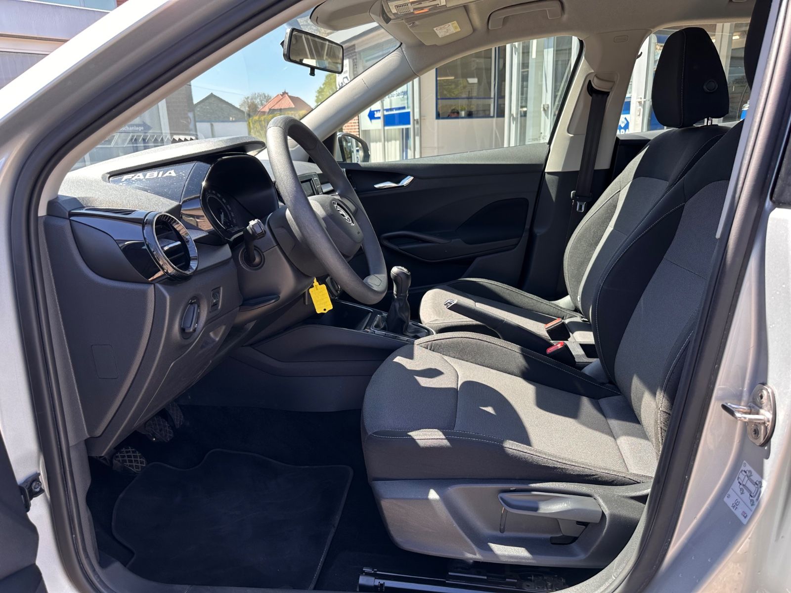 Fahrzeugabbildung SKODA Fabia 1.0 MPI Ambition APP/Klima/GJR