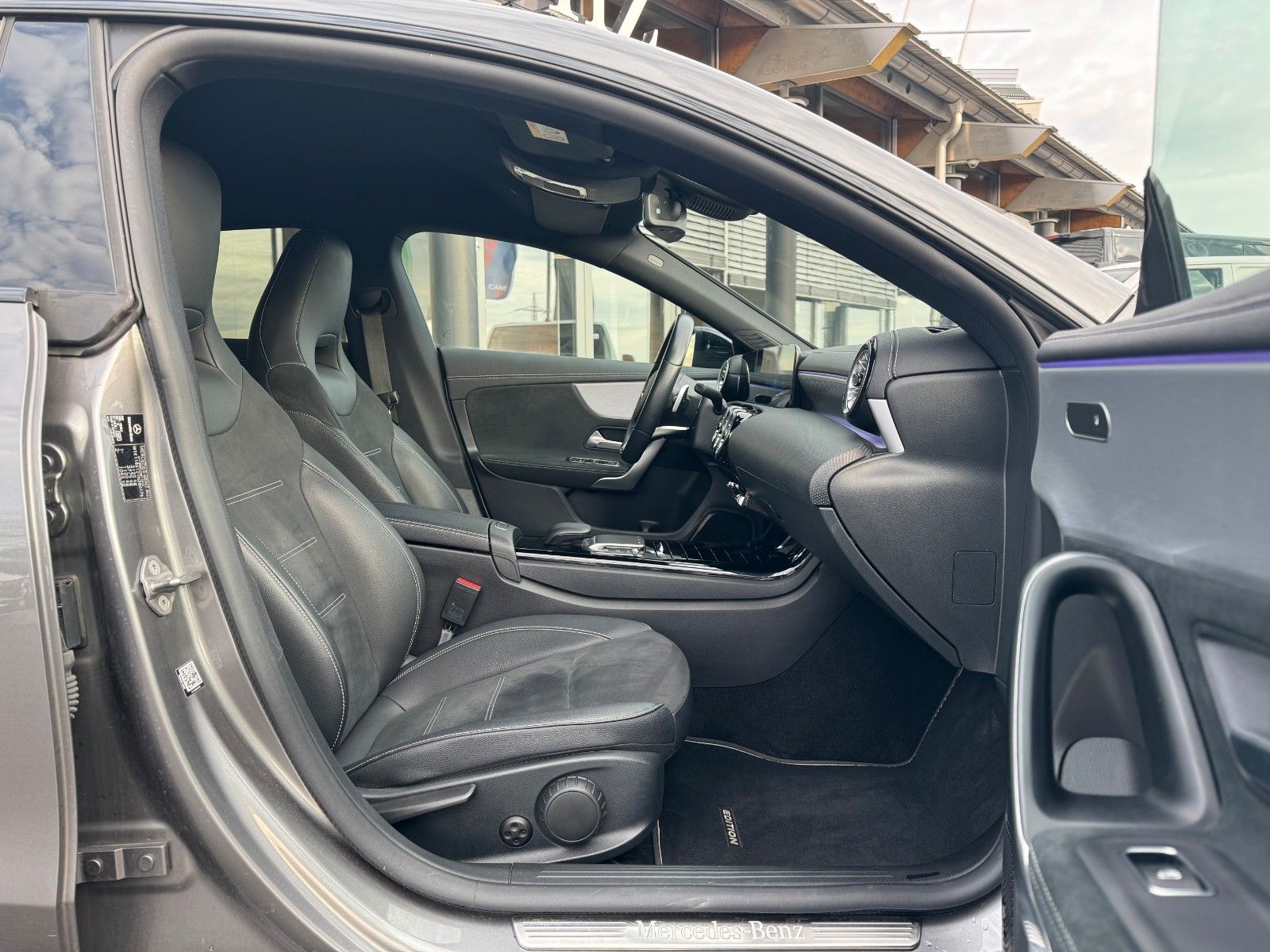 Fahrzeugabbildung Mercedes-Benz CLA 200d SB Edition+AMG+AHK+MultiBeam+Ambiente