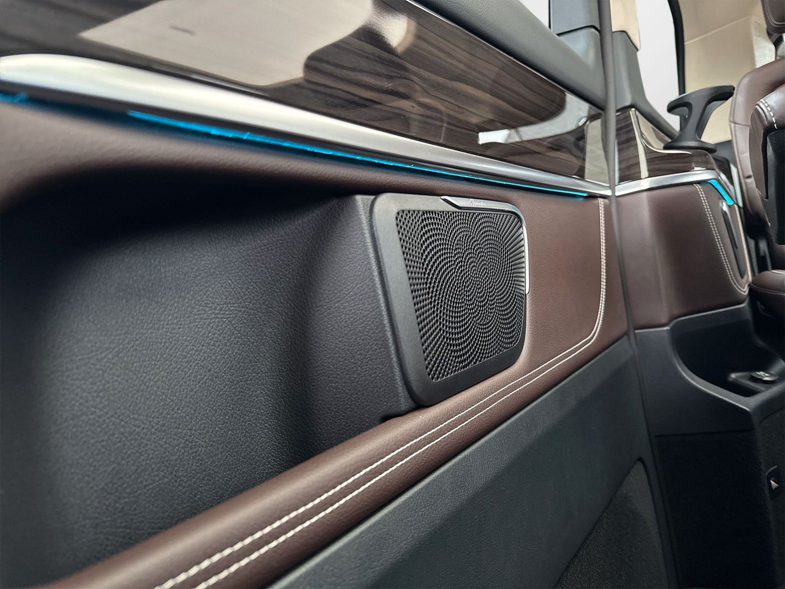 Fahrzeugabbildung Mercedes-Benz V 250 AMG-Line*StnHeiz*Pano*Leder*ACC*Burmaster*