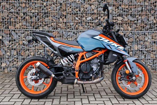 KTM 390 Duke / mit Zubehör