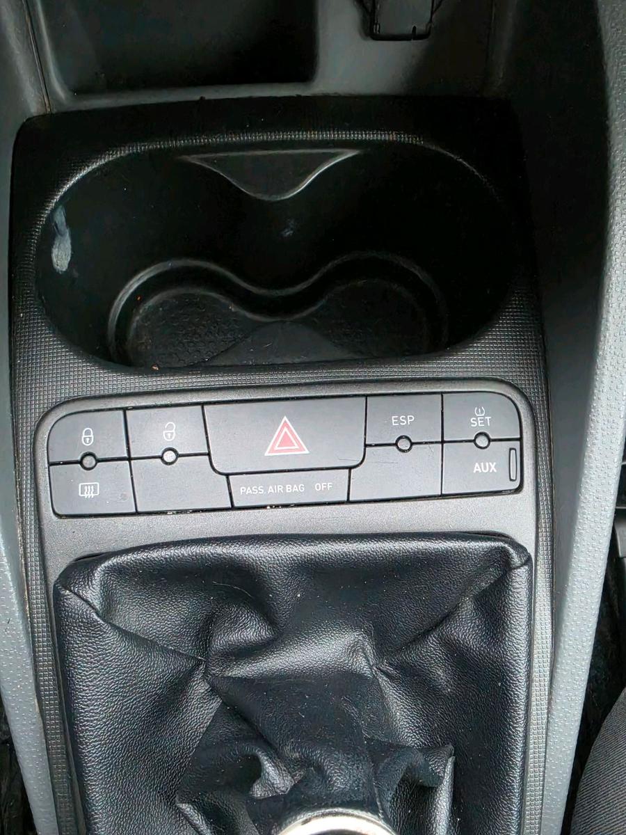 Seat Ibiza 2011 — photo 11