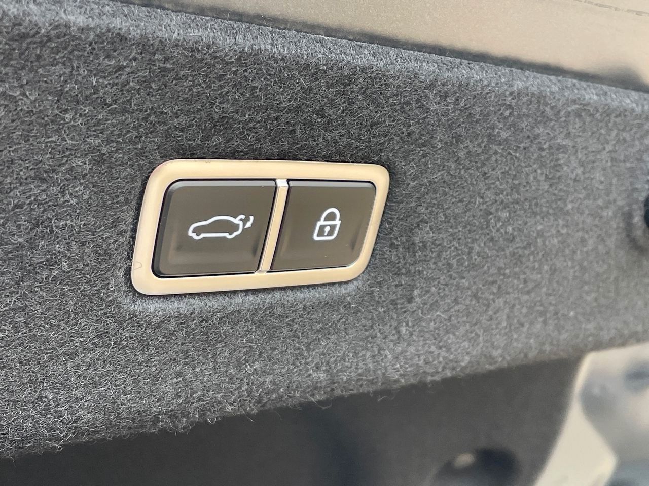 Fahrzeugabbildung Hyundai IONIQ 6 Ioniq 6 First Edition 4WD *MIETKAUF