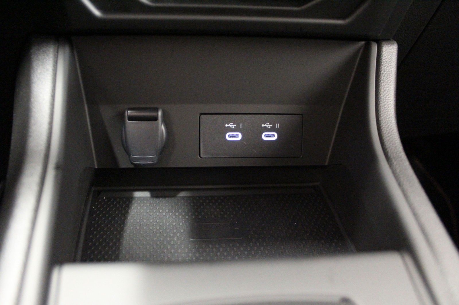 Fahrzeugabbildung Renault Captur Mild Hybrid 140 EDC Techno*Safety Paket*