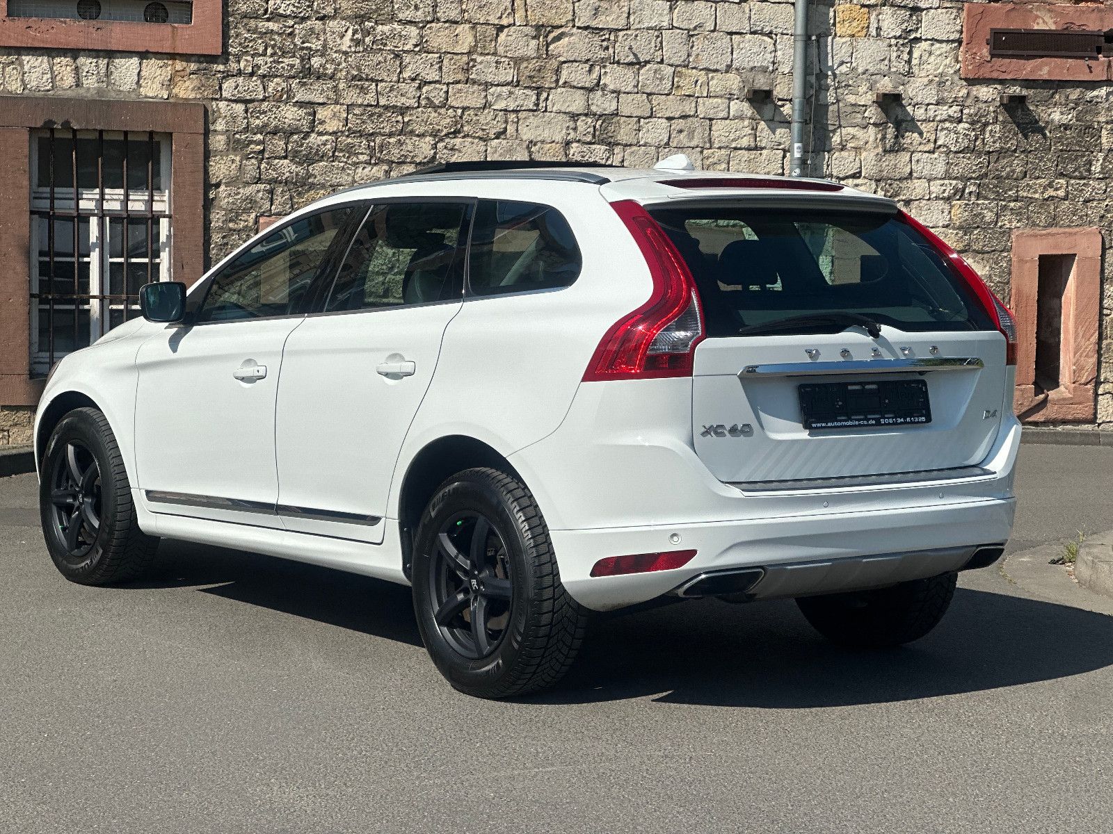 Fahrzeugabbildung Volvo XC60 SUMMUM D4*MODELL 2017+PANORAMA*