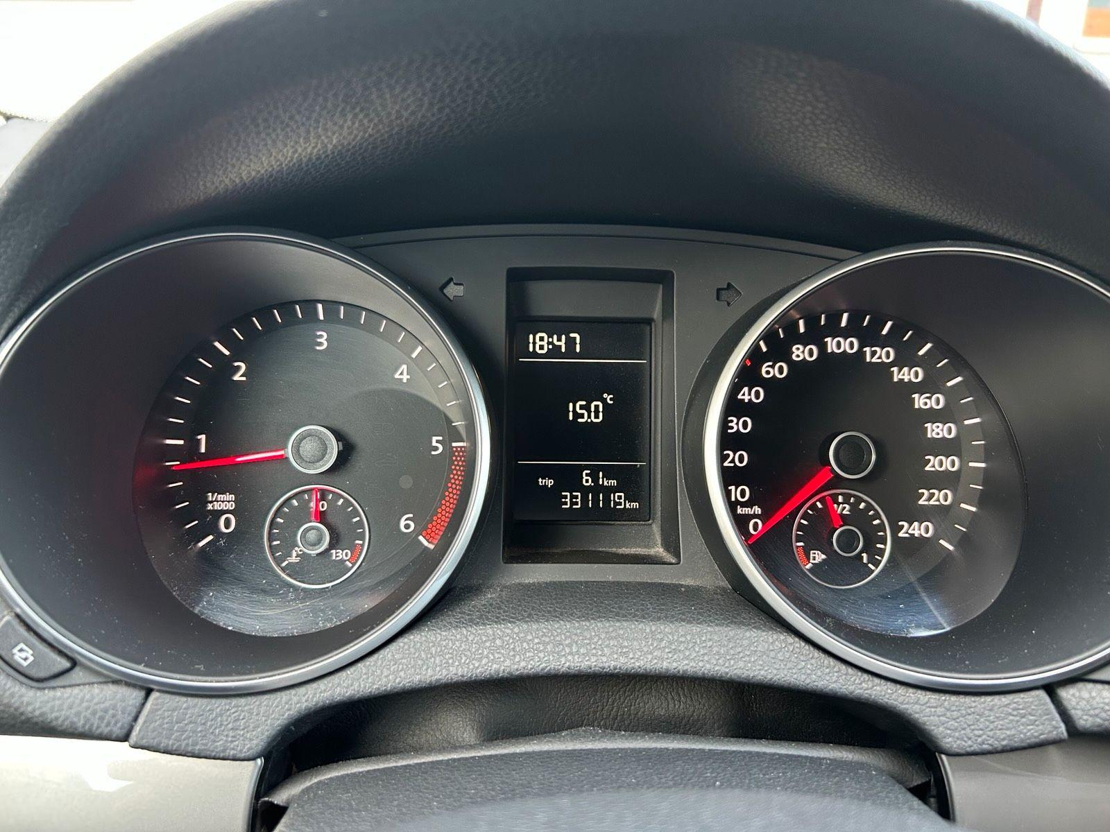Volkswagen Golf 2010 — photo 11
