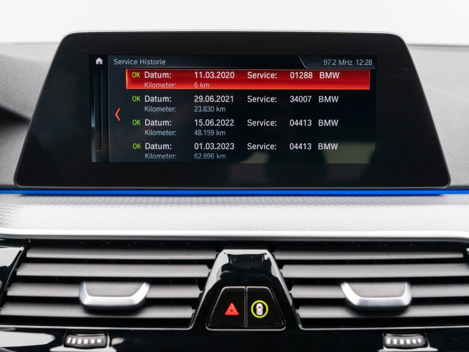 Fahrzeugabbildung BMW 520d xD M Sport LED Alarm DAB Kamera Parkassist