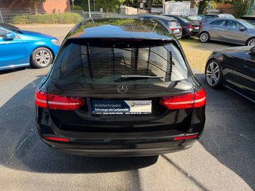 Mercedes E 200 - 5