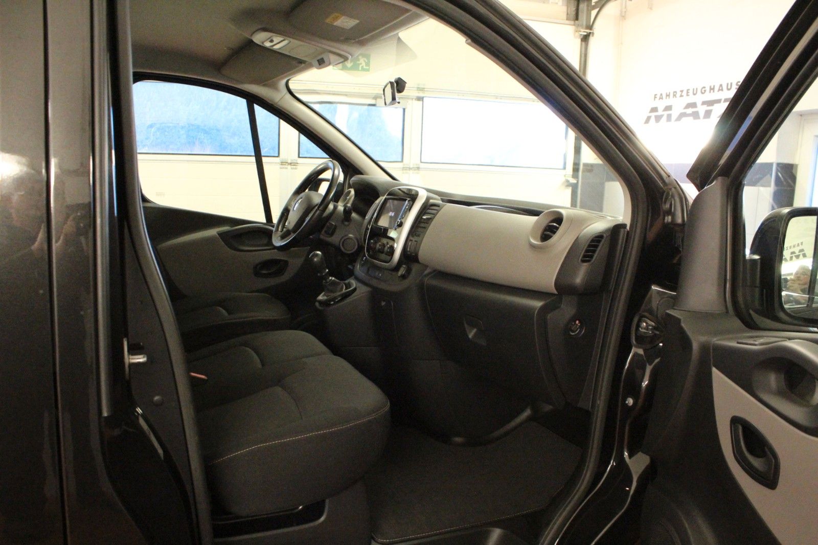 Fahrzeugabbildung Renault Trafic Grand dCi 145 Passenger *Navi*AHK*