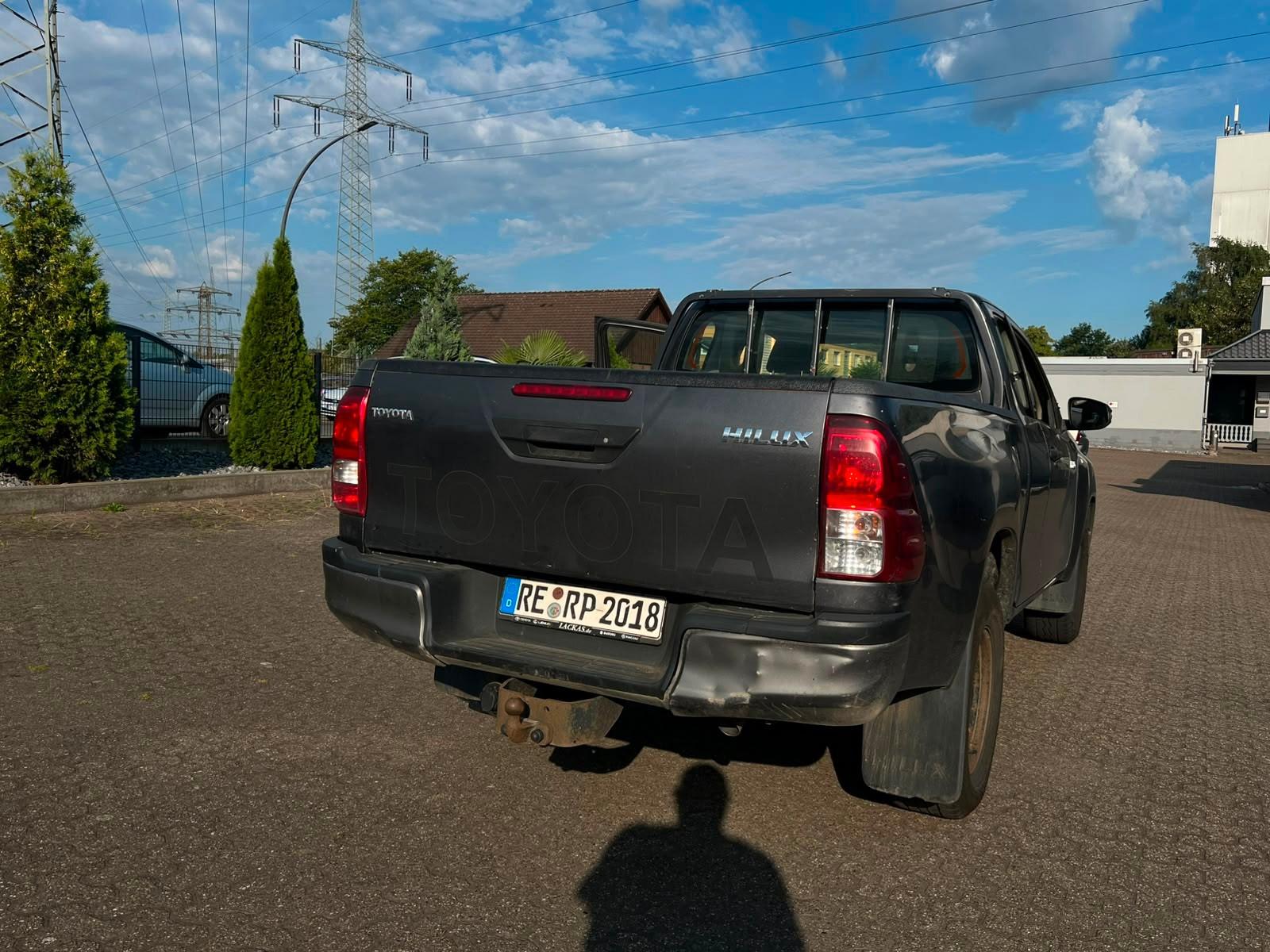 Toyota Hilux Extra Cab  4x4