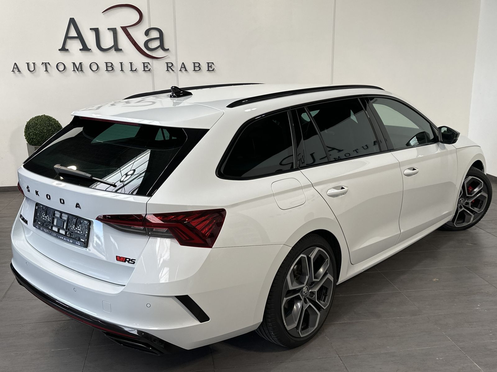 Fahrzeugabbildung SKODA Octavia Combi 2.0 TDI DSG RS 4x4 NAV+LED+HUD+ACC