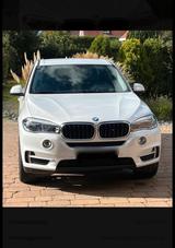 BMW X5 xDrive30d - - BMW X5 in Dresden