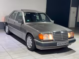 Mercedes-Benz E 220 Automatik Schiebedach - Mercedes-Benz 220: Automatik