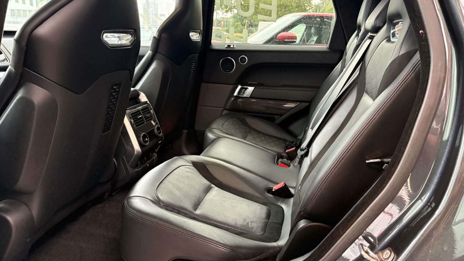 Fahrzeugabbildung Land Rover Range Rover Sport SVR
