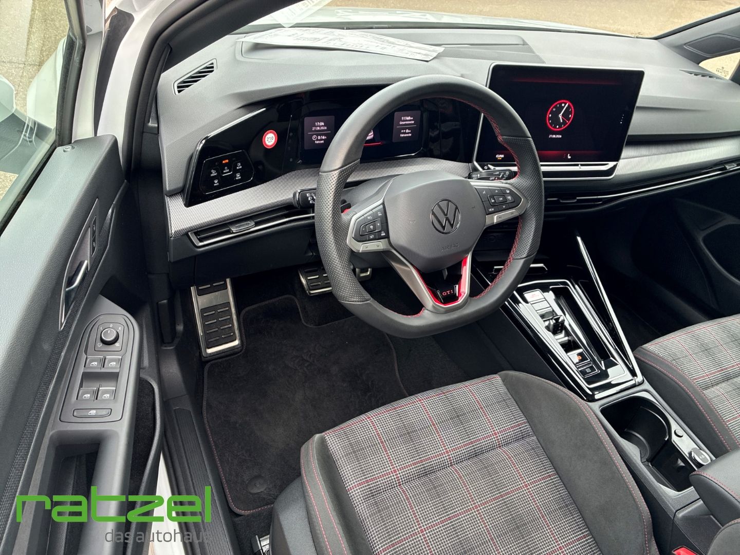Fahrzeugabbildung Volkswagen Golf GTI 2.0 TSI DSG HUD El. Panodach Navi Kamer