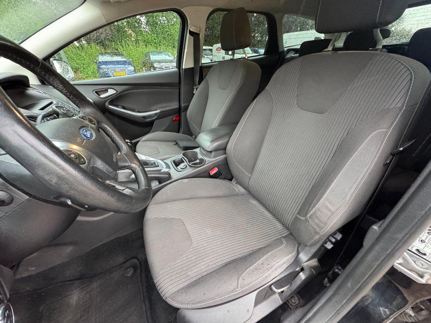 Ford Focus 2013 — photo 7