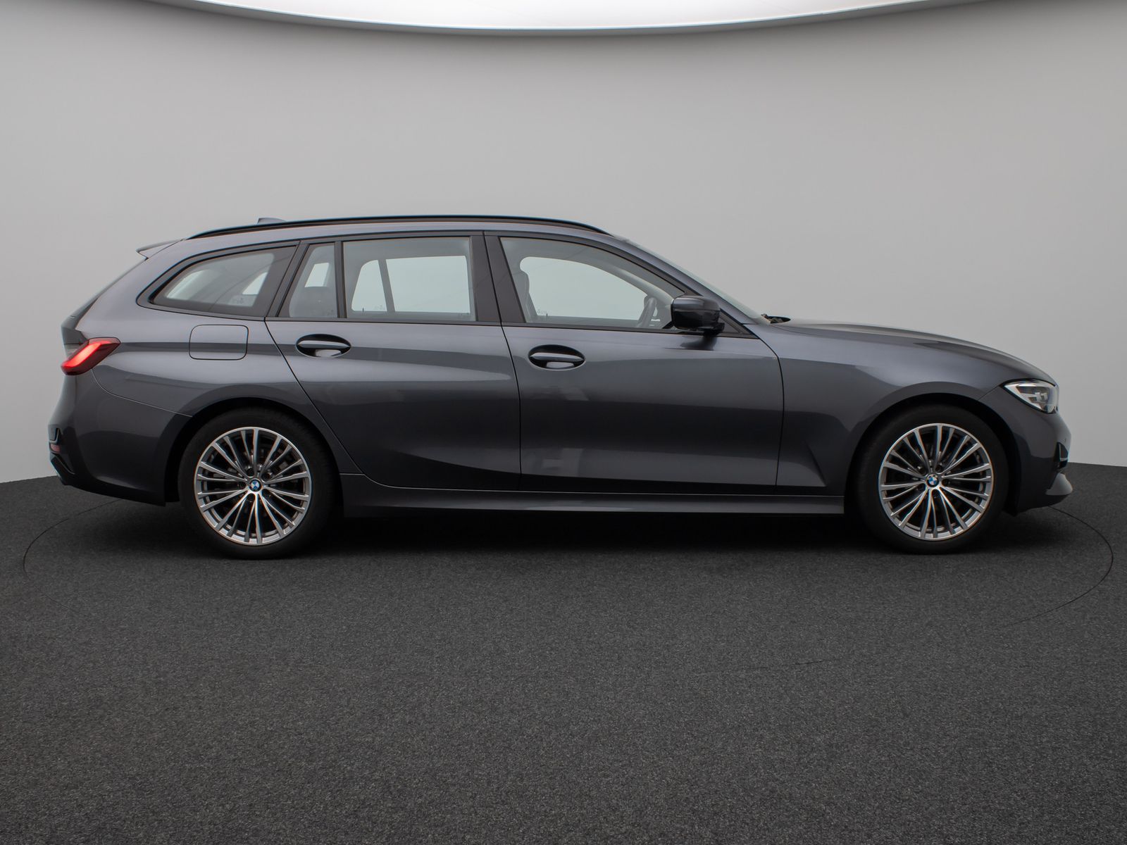 Fahrzeugabbildung BMW 320i Sport Line PDC Stop&go Standhzng Leder 18"