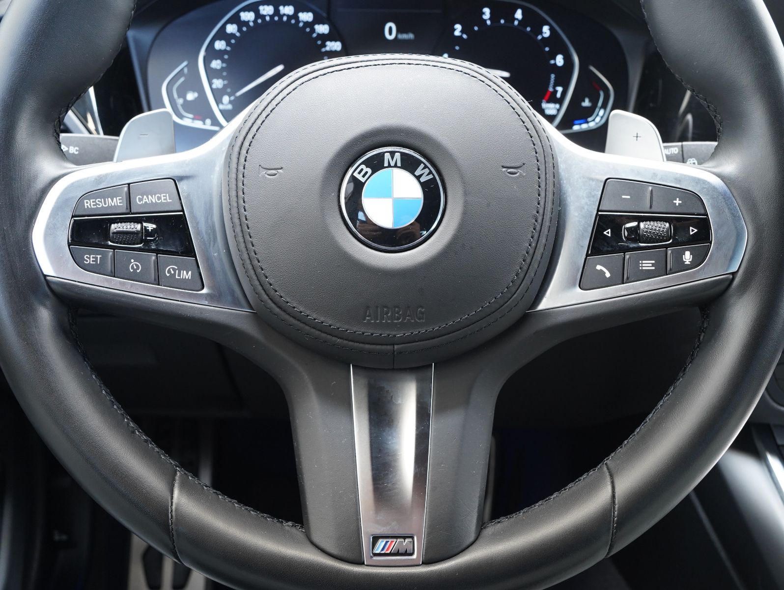 Fahrzeugabbildung BMW 320 i Touring M Sport HUD/H&K/LM 19"