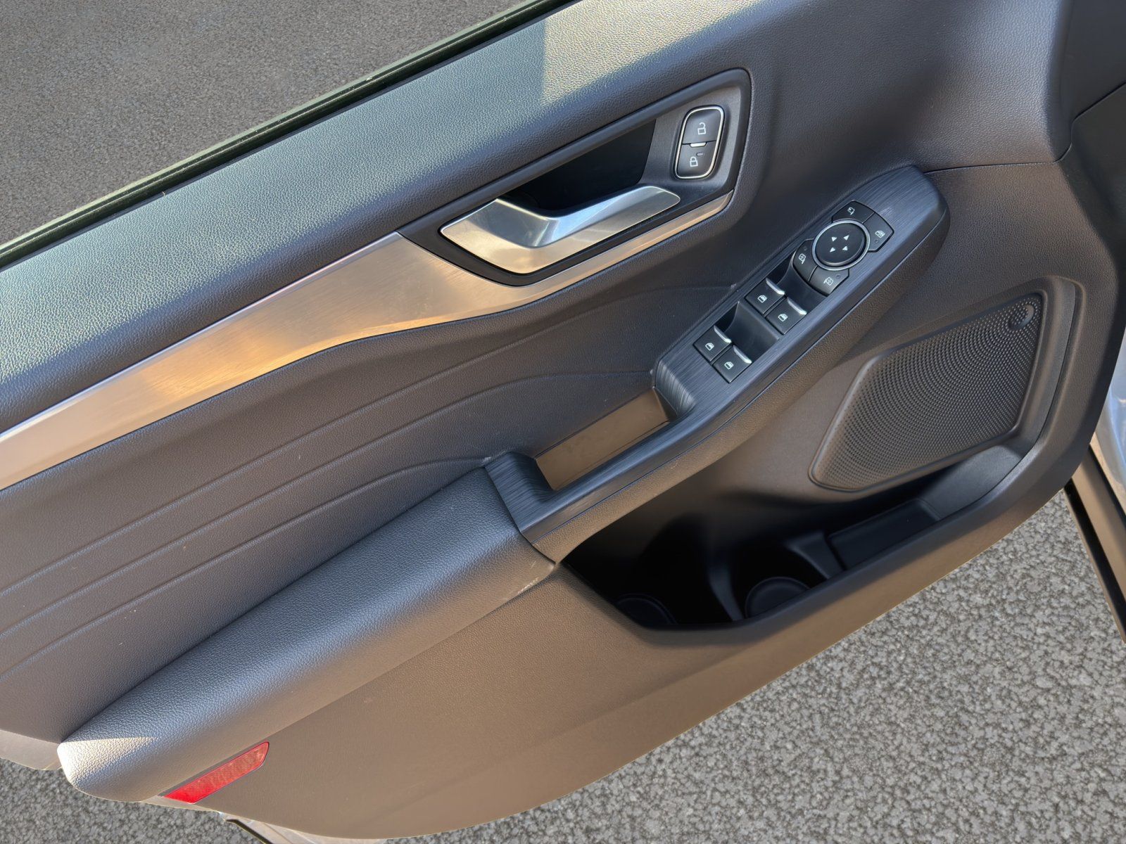 Fahrzeugabbildung Ford Kuga 2.5 PHEV Plug-In Hybrid Titanium