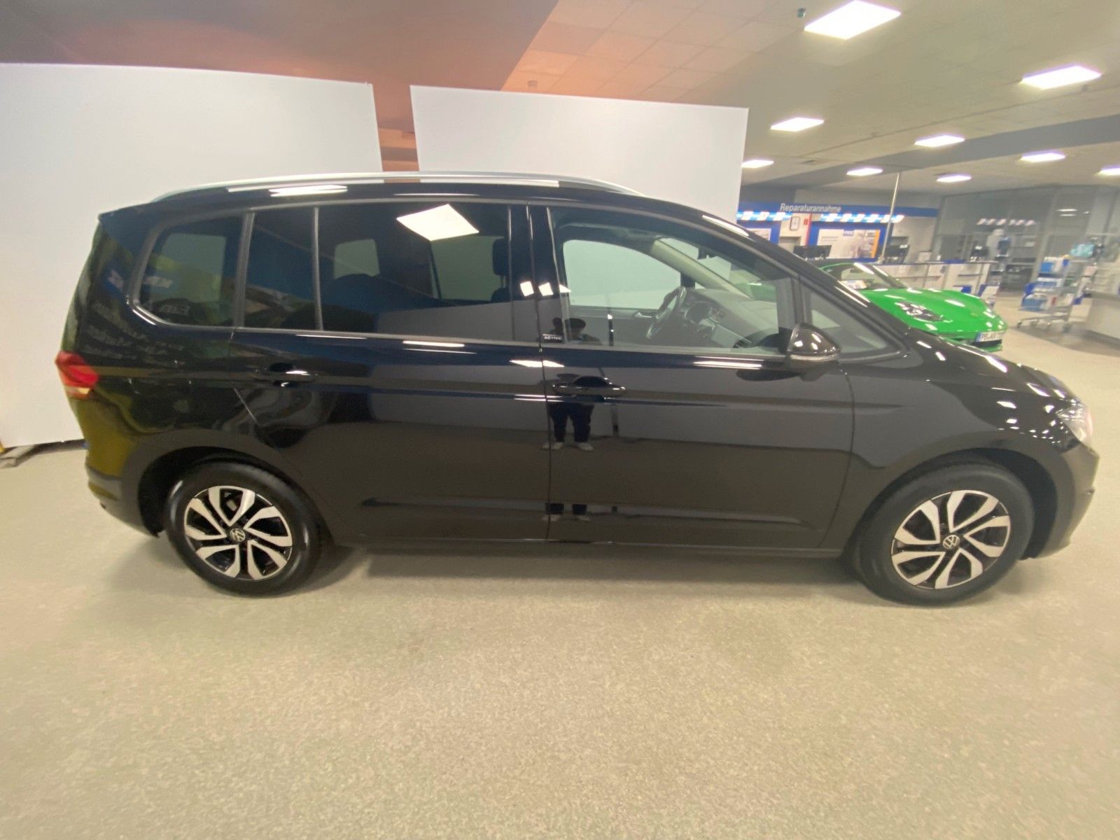 Fahrzeugabbildung Volkswagen Touran 1.5 TSI DSG ACTIVE+7 Sitze+ACC+NAVI+Totwi