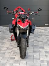 Ducati Streetfighter V2 - DUCATI ST2
