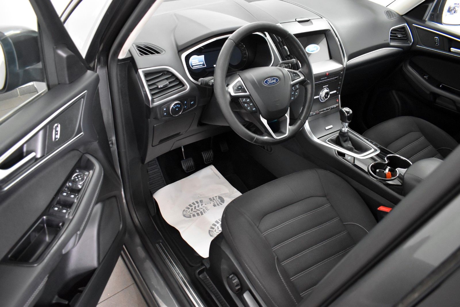 Fahrzeugabbildung Ford Galaxy Titanium 7 Sitz,Navi,LED,ParkAssist,SH,WR