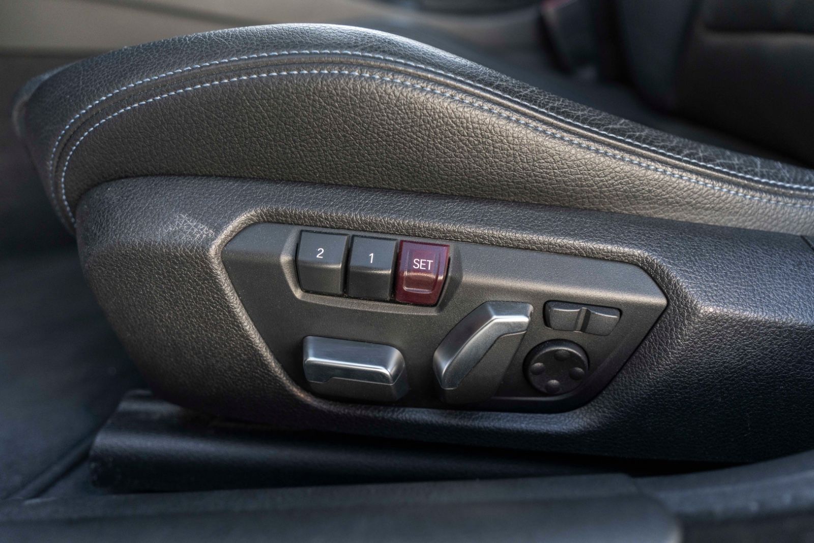 Fahrzeugabbildung BMW 440GC M-Performance H&K HUD LED KAM CARPLAY TOTW