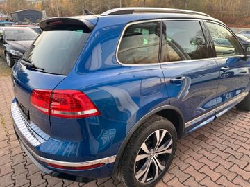 Bild 4 VW Touareg R-line*4Mo*Luftfederung*Leder*Navi*Pano*