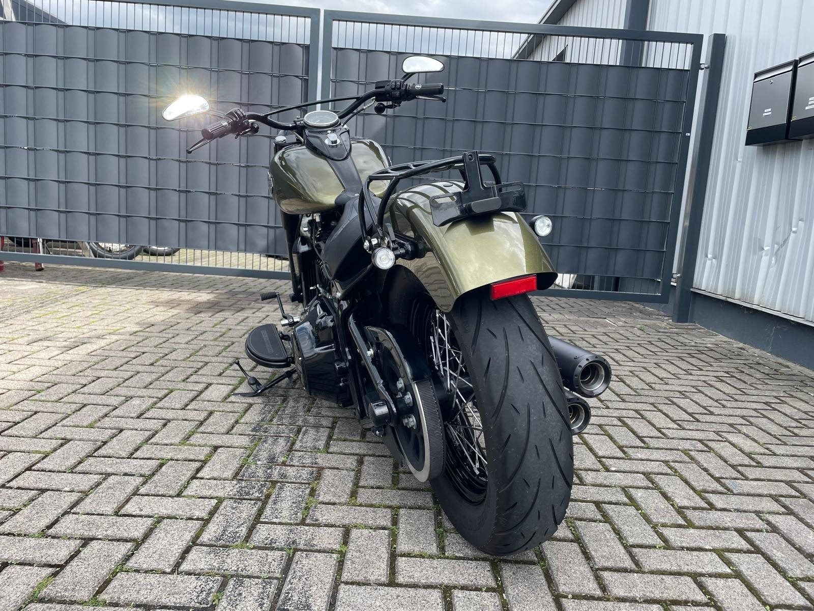 Fahrzeugabbildung Harley-Davidson Softail Slim FLS G&R 1920ccm Spezialumbau