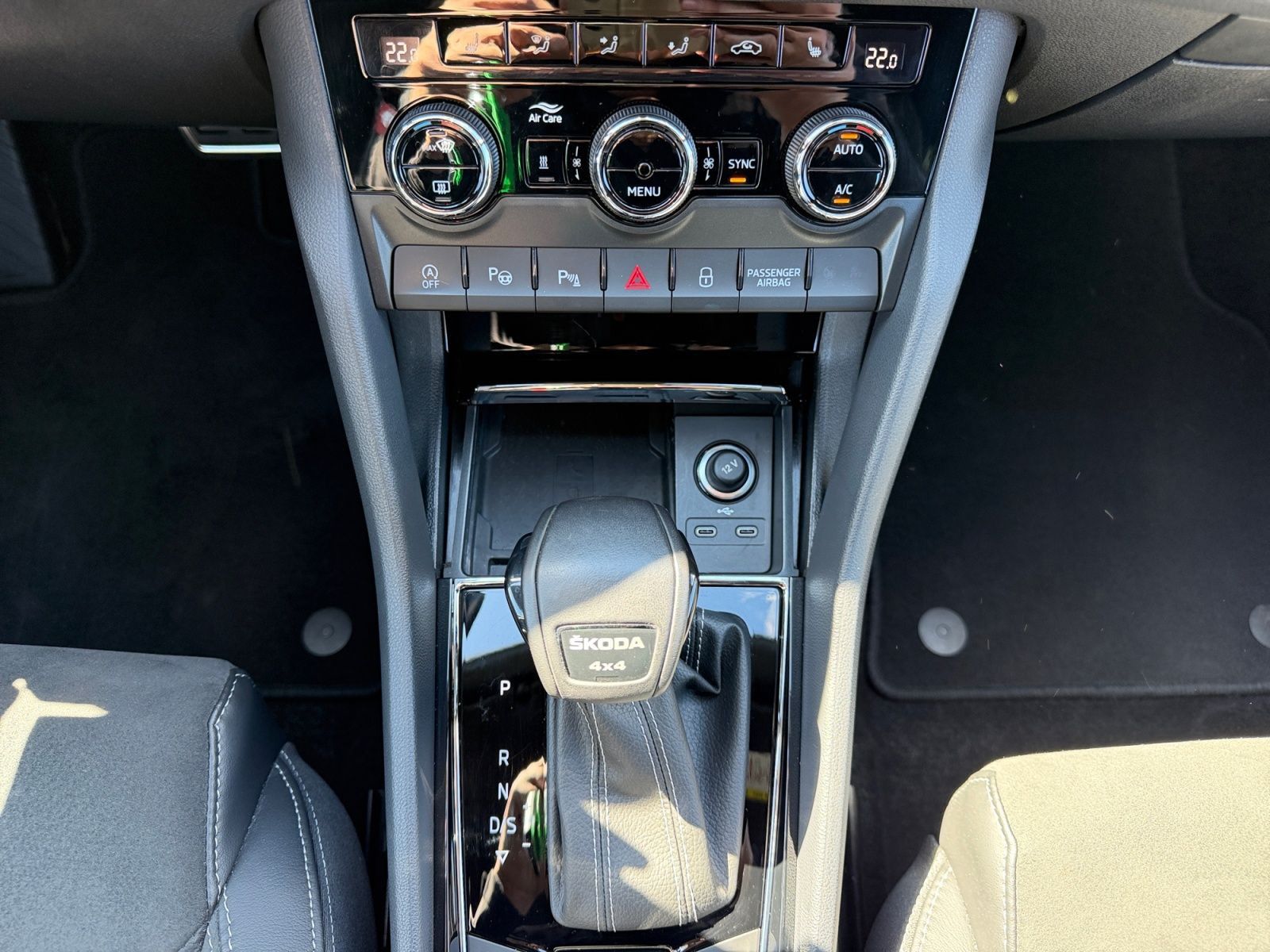 Skoda Kodiaq 2.0TDI Sportline 4x4 DSG Navi AHK LED Sta foto 20