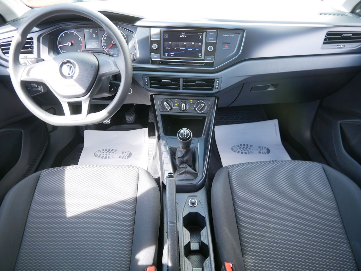 Fahrzeugabbildung Volkswagen Polo -VI 1.0 Trendline Klimaanlage Metallic