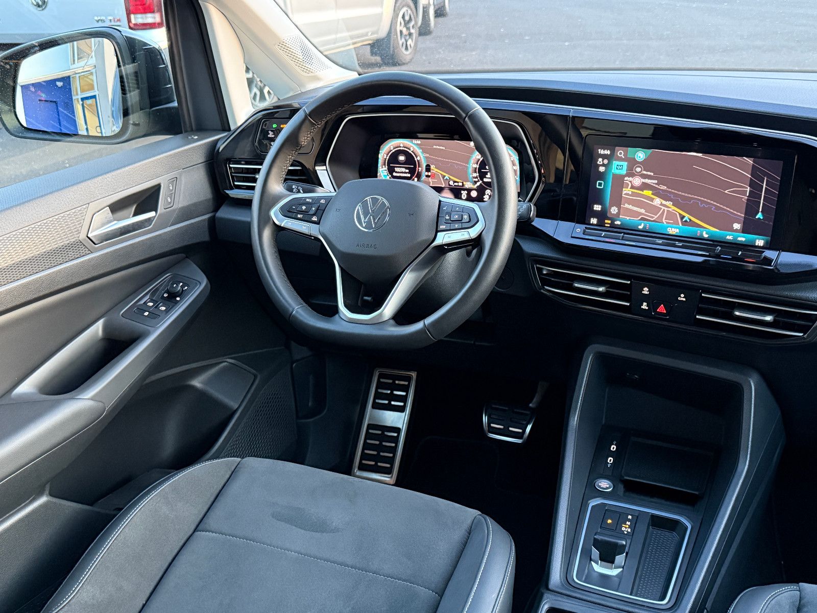 Fahrzeugabbildung Volkswagen Caddy Style TSI DSG ACC AHK Navi LED Kamera SHZ