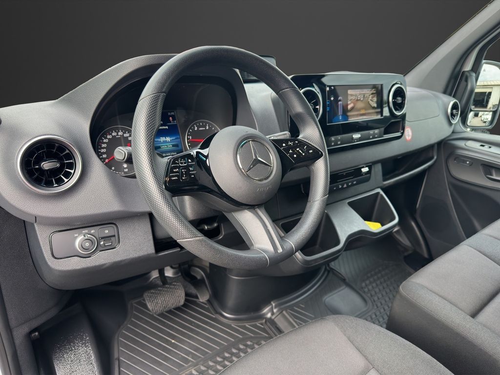 MERCEDES-BENZ Sprinter 2025