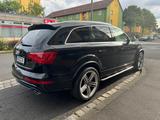 Audi Q7 3.0 TDI (DPF) clean diesel quattro tipt. - - Audi Q7 mit Diesel-Antrieb: Clean