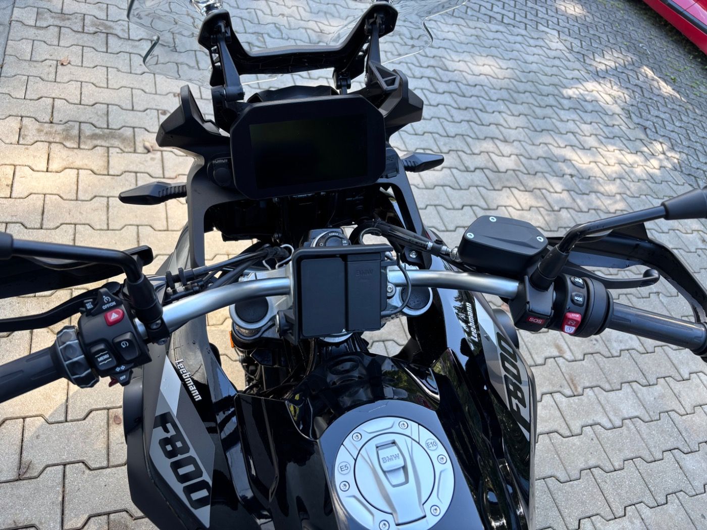 Fahrzeugabbildung BMW F 800 GS Style Triple Black Tieferlegung Topcase