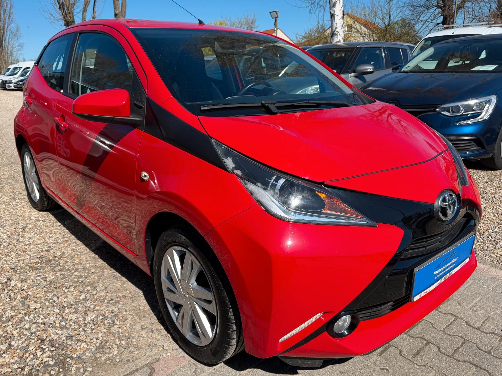 Toyota Aygo x-play*1.HD*Aut*40.TKM*Kamera*TÜV NEU
