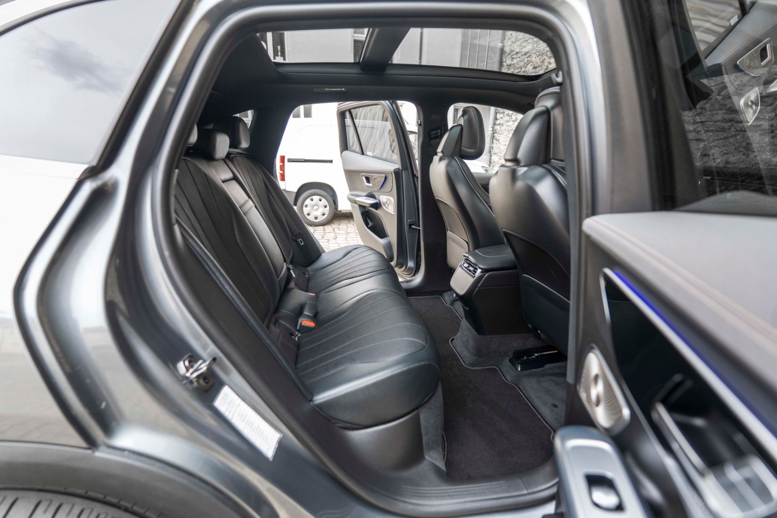 Fahrzeugabbildung Mercedes-Benz EQE 350 4Matic BURMESTER PANO MASSAGE 360° ACC