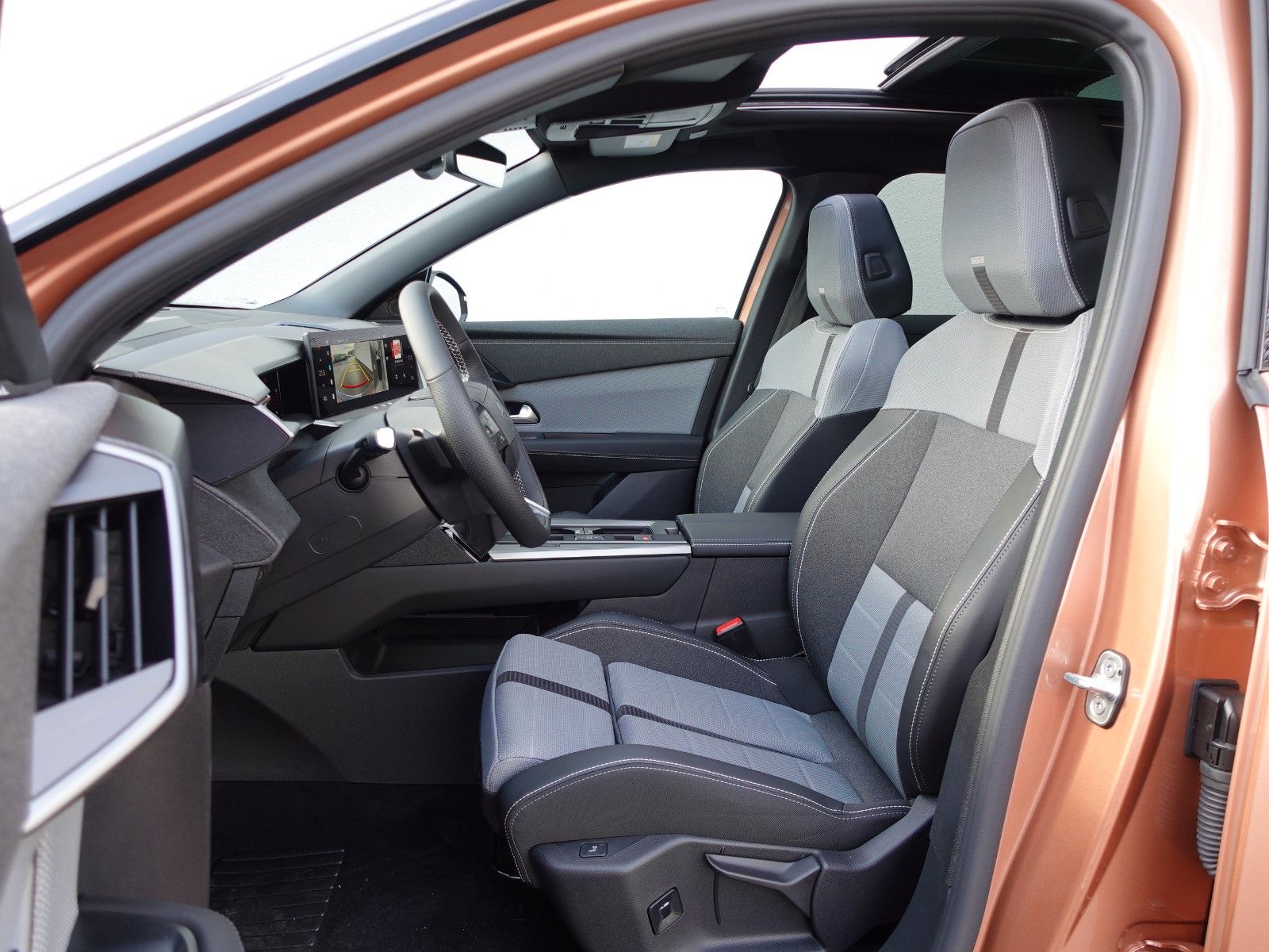 Fahrzeugabbildung Opel Grandland Electric GS,Pano,20",Navi,Kamera,Sitzh