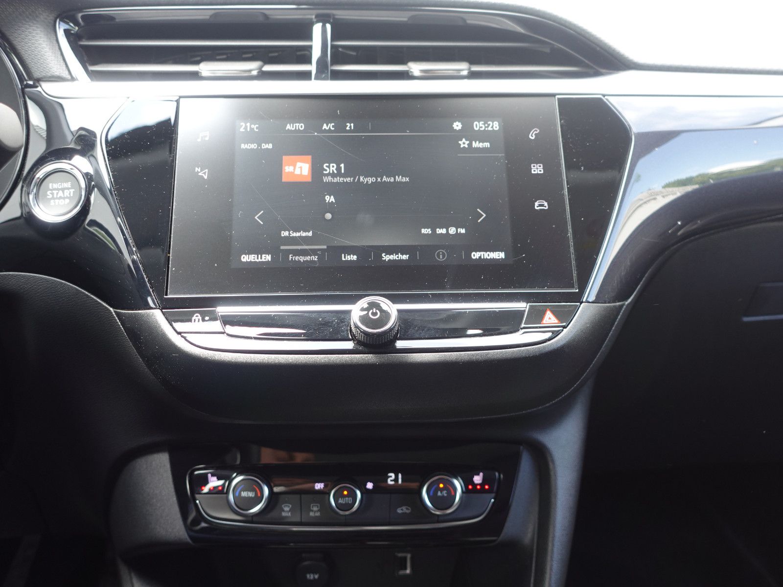 Fahrzeugabbildung Opel Corsa-e Elegance,Kamera,Sitzhz,Allwetter,DAB,LED