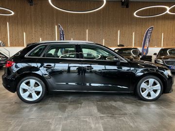 MYAUTOCENTER – Gebraucht- und Jahreswagen mit Werkstattservice in Pfaffenhofen Audi A3 Sportback ambition *Spurhalte*Totwinkel*Xenon