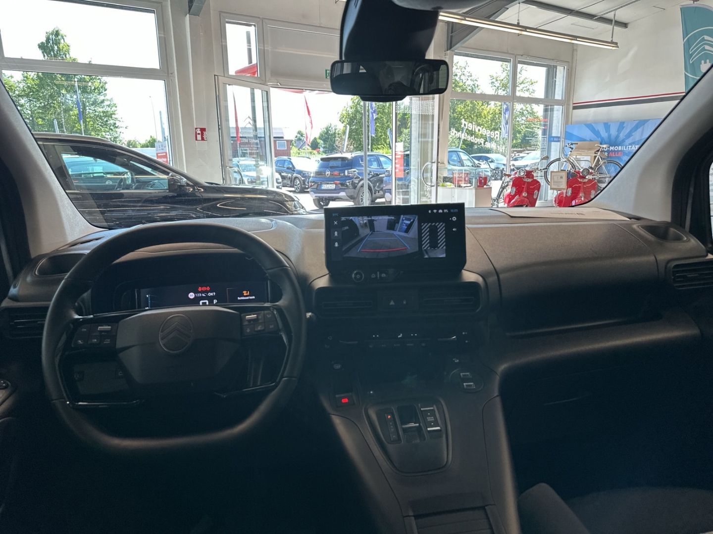 Fahrzeugabbildung Citroën Berlingo XL BlueHDi 130 EAT8 S&S Max Navi CarPla