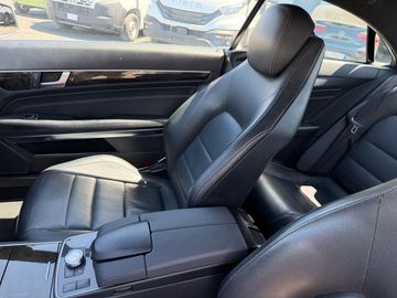 Mercedes E 220 - 11