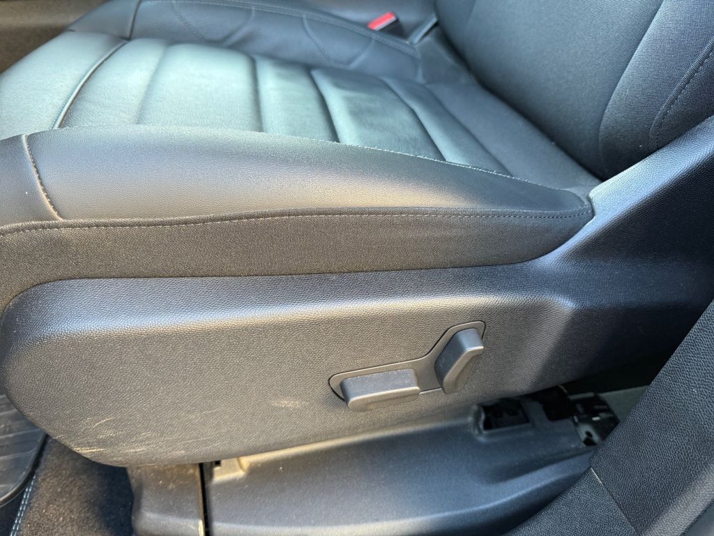 Fahrzeugabbildung Citroën C5 Aircross Hybrid 225 e-EAT8 SHINE PACK