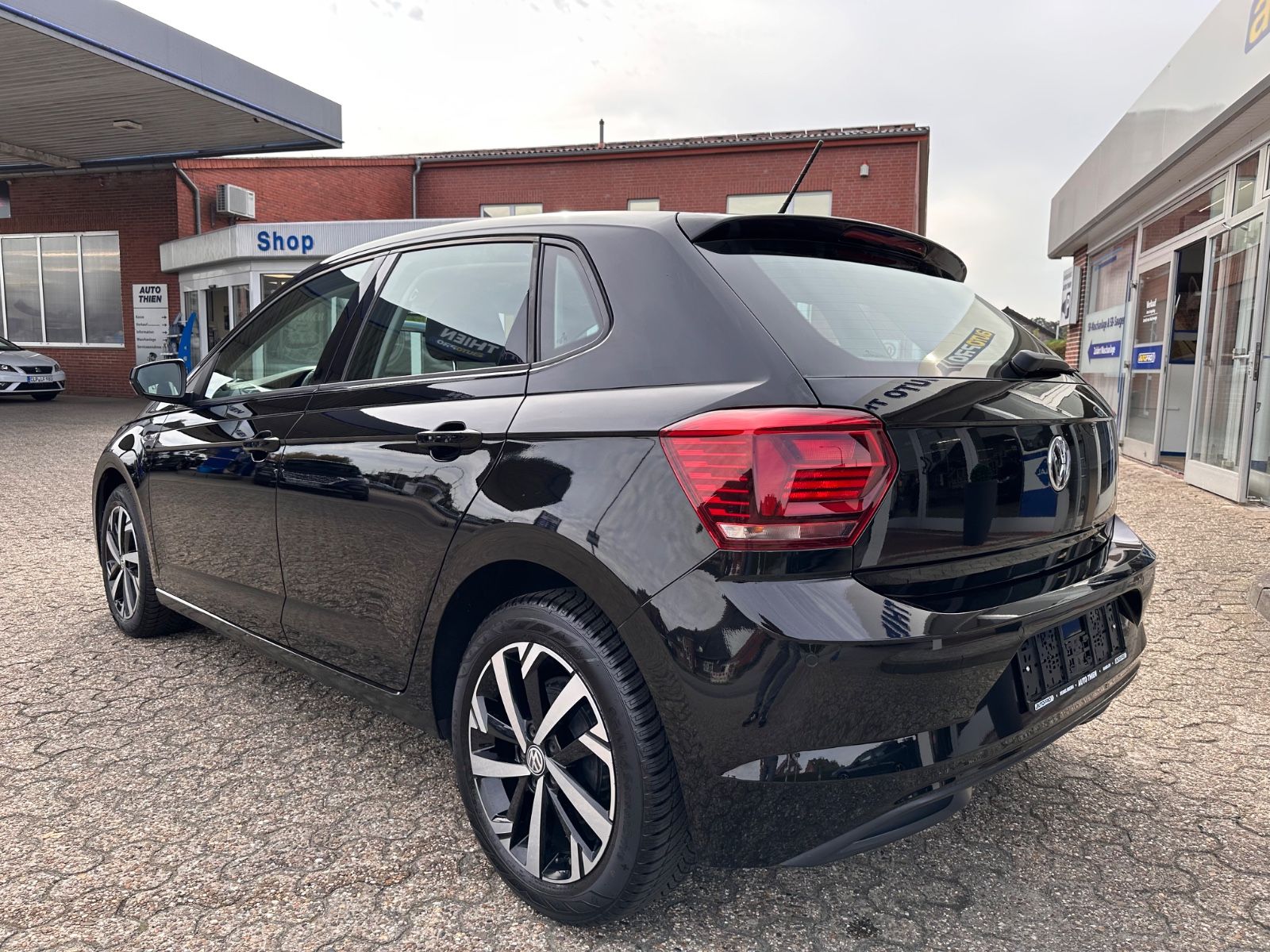 Fahrzeugabbildung Volkswagen Polo 1.0 TSI Comfortline APP/SHZG/GJR/PDC