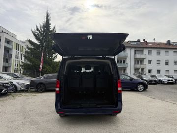Mercedes V 220 - 10