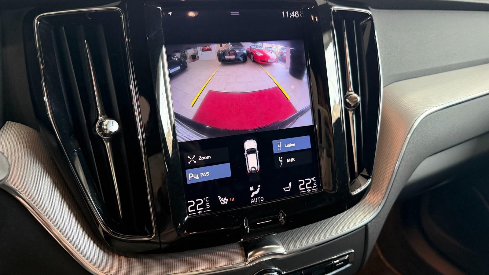 Volvo XC60 D5 AWD R Design Panorama*AHK